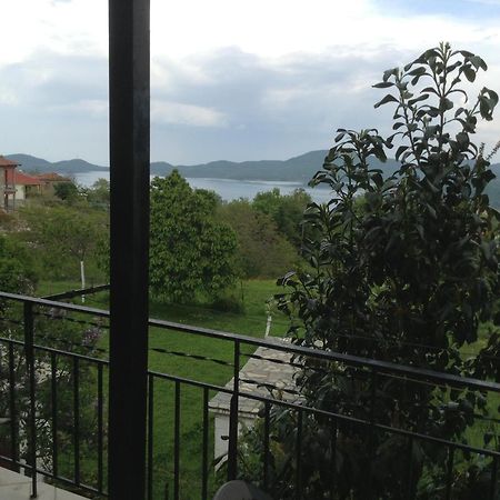Guesthouse Lamprini Неохори Екстериор снимка