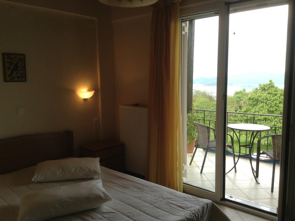 Guesthouse Lamprini Неохори Стая снимка